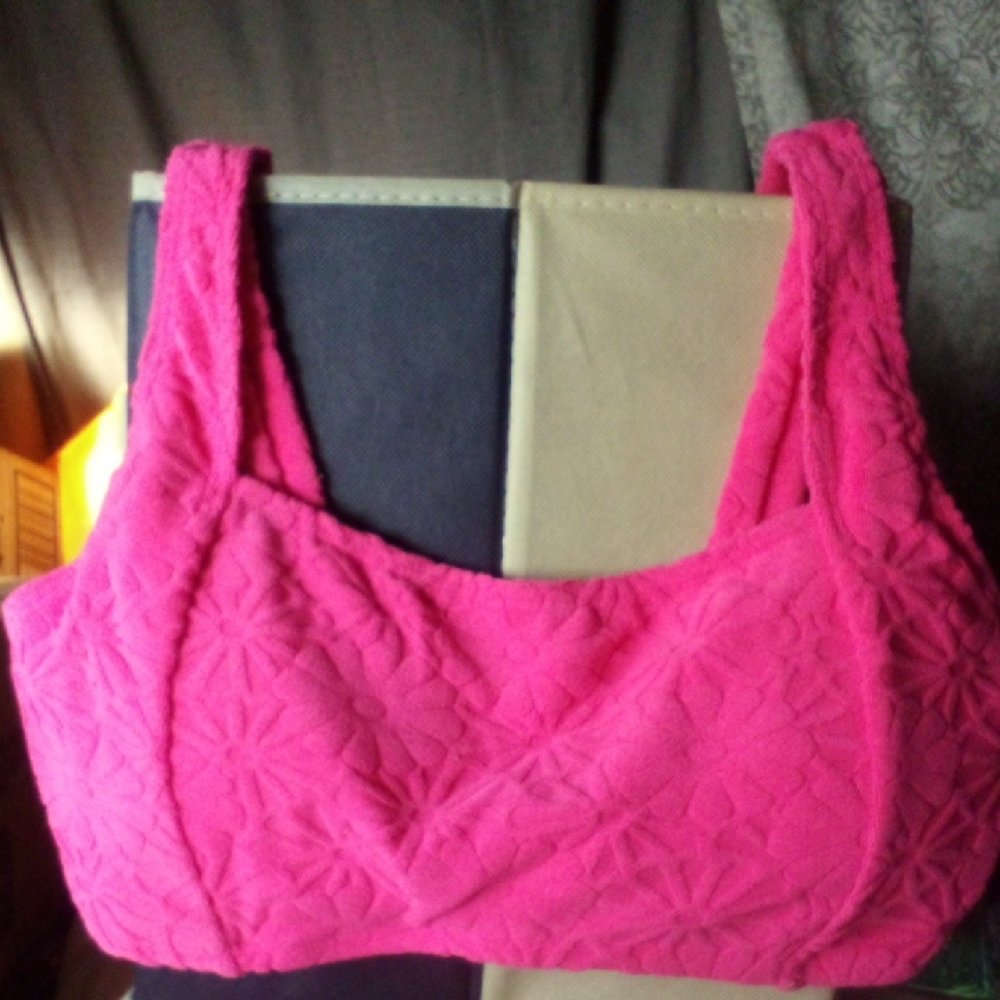 NWT! Vibrant Pink Bikini Top